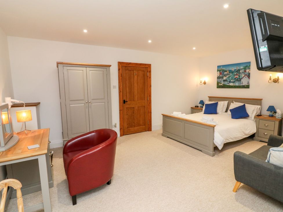 Apartment photo /property-content/library/propertyid2/gallery/sc_15792793573716_1036926_02.jpg